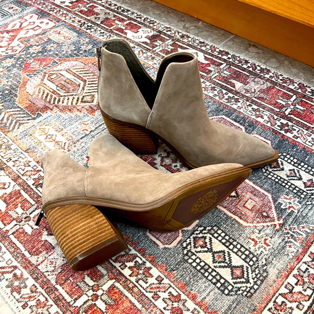 Vince Camuto Gigietta booties